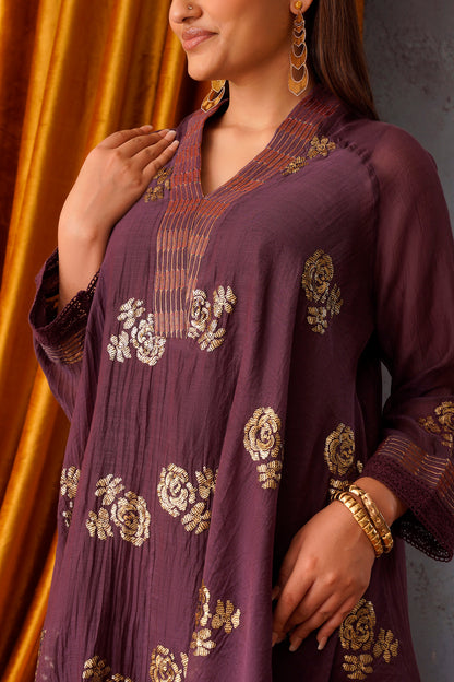 Sequin embroidered asymmetric tunic set with V-neck in Wine and side stripe pants