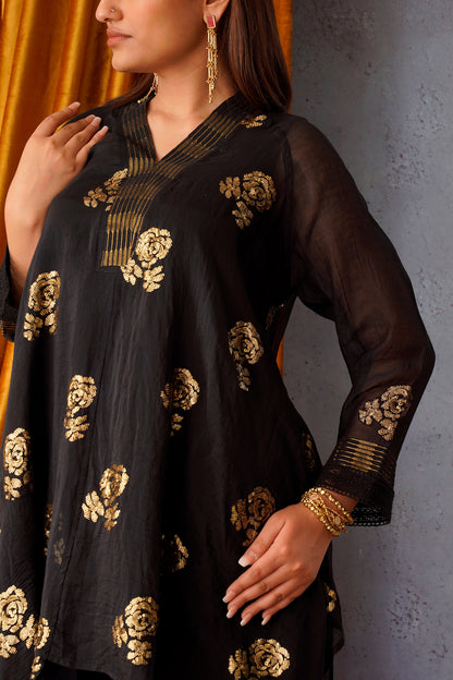 Sequin embroidered asymmetric tunic set with V-neck in Black and side stripe pants