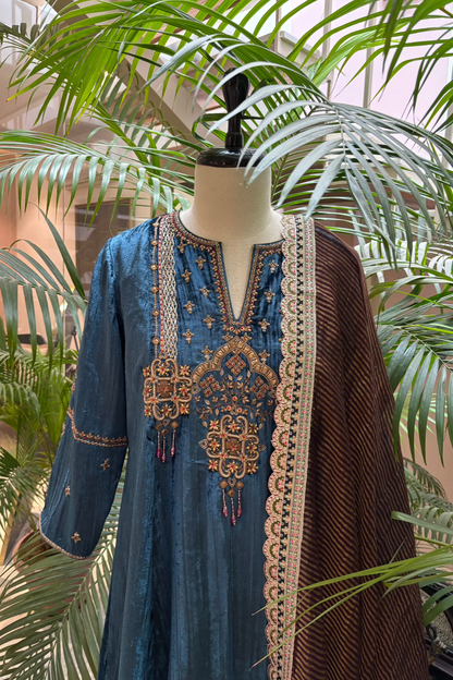 Turquoise Velvet Kurta Set with Hand-Embroidered Yoke & Beaded Tassels