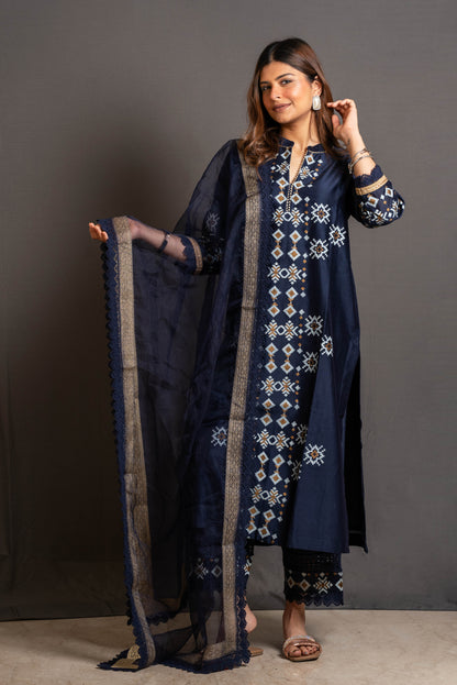 Navy Block printed straight kurta set with lace detailing on pants and organza dupatta