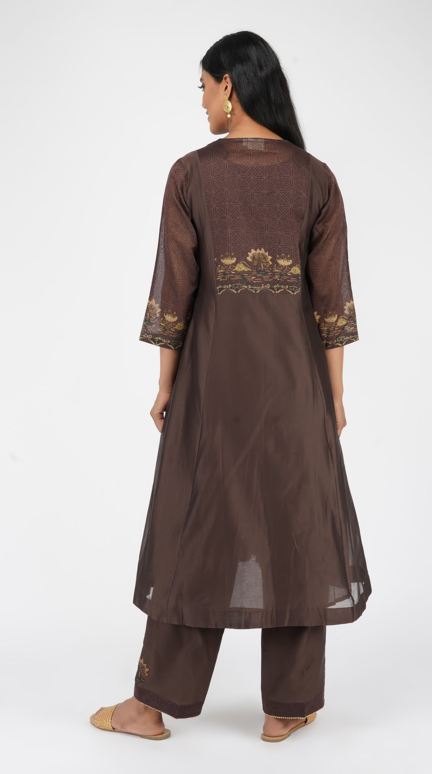 Chanderi Kurta with gathers with a lotus block print on the yoke.