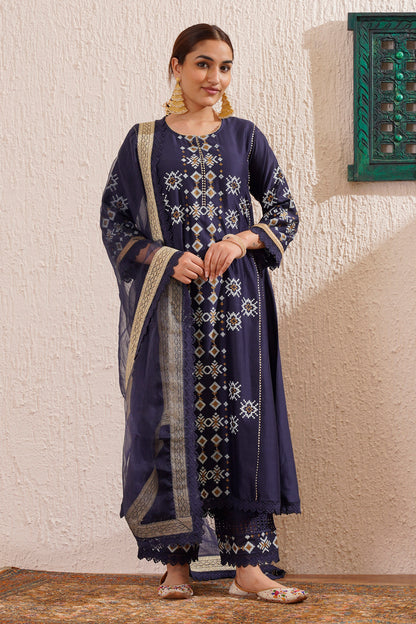 Block printed centre panel flared, side kali kurta set with lace detailing on pants and organza dupatta