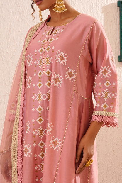 Block printed centre panel flared, side kali kurta set with lace detailing on pants and organza dupatta