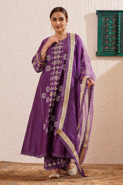 Block printed centre panel flared, side kali kurta set with lace detailing on pants and organza dupatta