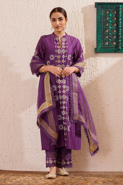 Block printed straight kurta set with lace detailing on pants and organza dupatta.