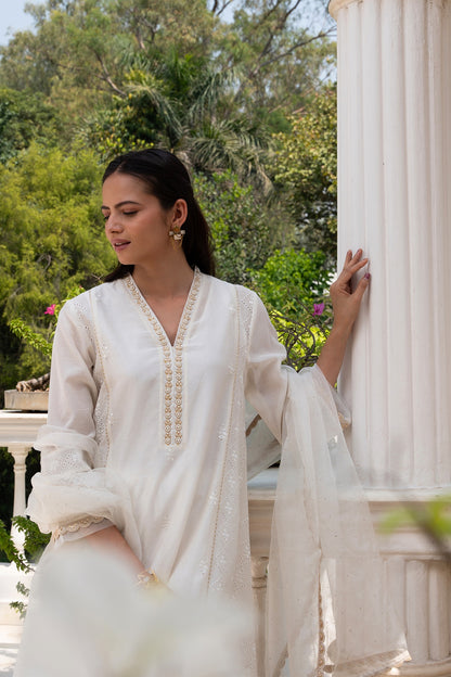 Off White Buti Embroidered Panelled Kurta Set