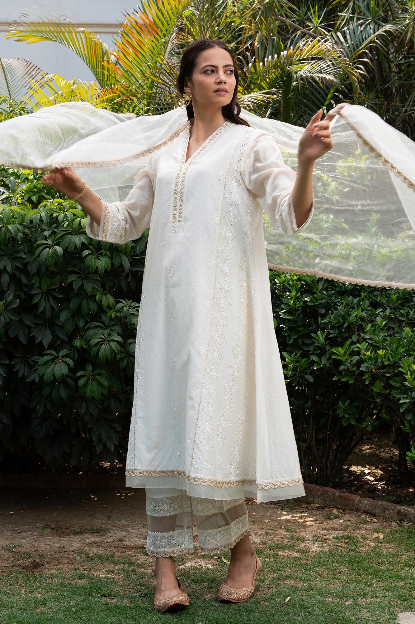 Off White Buti Embroidered Panelled Kurta Set