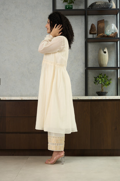 OFF WHITE CHANDERI KURTA SET, WITH GOLD STRIPED TISSUE SIDE YOKES