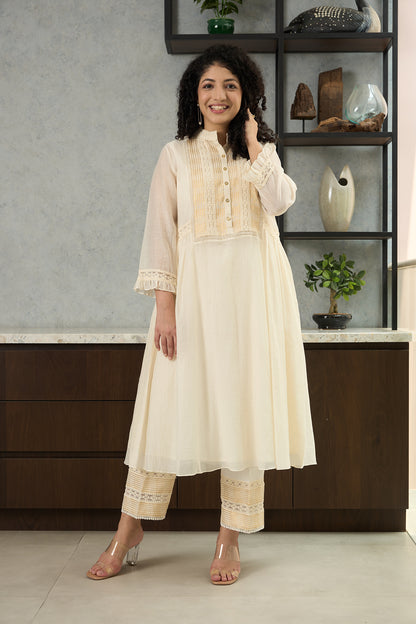 OFF WHITE CHANDERI KURTA SET, WITH GOLD STRIPED TISSUE SIDE YOKES