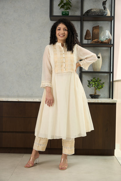 OFF WHITE CHANDERI KURTA SET, WITH GOLD STRIPED TISSUE SIDE YOKES