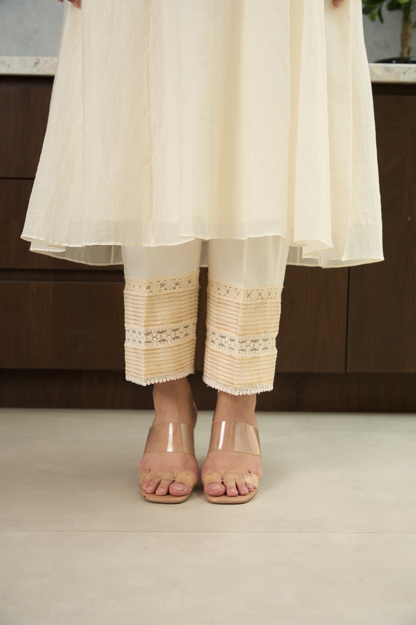 OFF WHITE CHANDERI KURTA SET, WITH GOLD STRIPED TISSUE SIDE YOKES